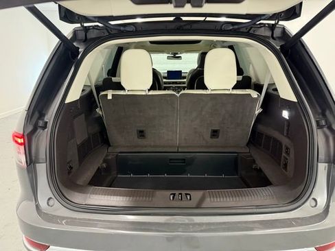 Used 2023 Lincoln Aviator Black Label w/ Class IV Trailer Tow Package image 8