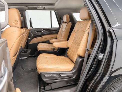 Used 2021 Cadillac Escalade Sport w/ Driver Assist Tech Package AWD/4WD image 17