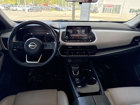 Used 2023 Nissan Rogue SV w/ SV Premium B Package FWD image 27