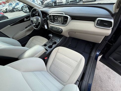 Used 2019 Kia Sorento FWD image 21