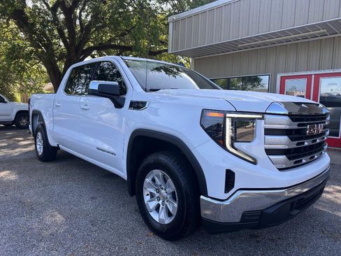 Used 2023 GMC Sierra 1500 SLE RWD image 3