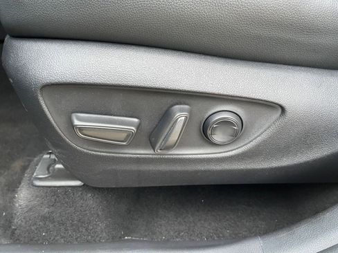 Used 2025 Toyota Grand Highlander FWD image 23