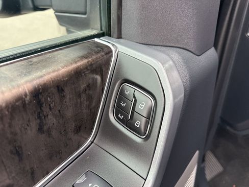 Used 2024 Ford F250 Lariat w/ Lariat Ultimate Package image 11