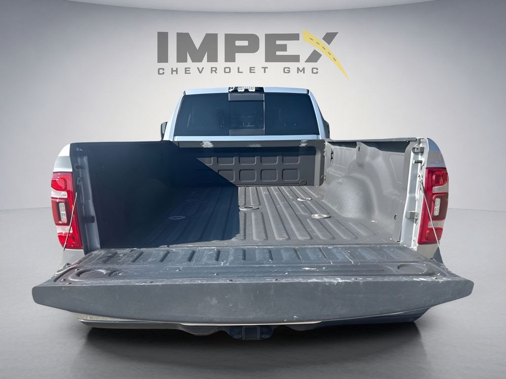 Used 2024 RAM 3500 Laramie w/ Towing Technology Group AWD/4WD image 33