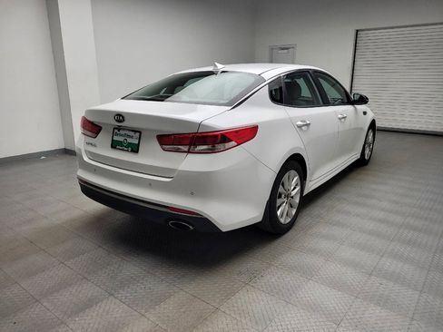 Used 2018 Kia Optima LX w/ 17" Alloy Wheels Package image 9