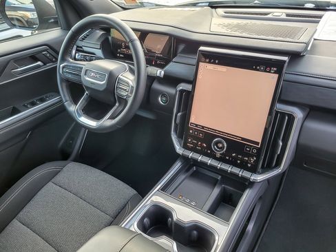 Used 2025 GMC Acadia Elevation image 22