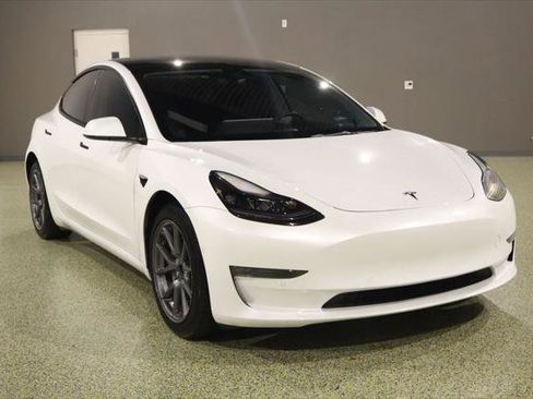 Used 2022 Tesla Model 3 Long Range image 1