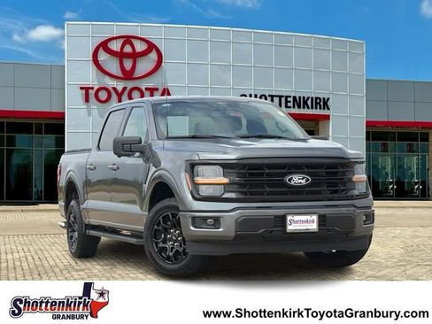 Used 2024 Ford F150 XLT w/ Tow/Haul Package RWD image 1