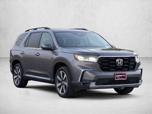 New 2025 Honda Pilot Touring image 7