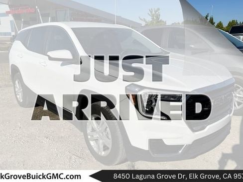 Used 2024 GMC Terrain SLE FWD image 1