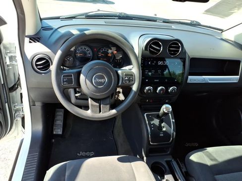 Used 2016 Jeep Compass Sport FWD image 7