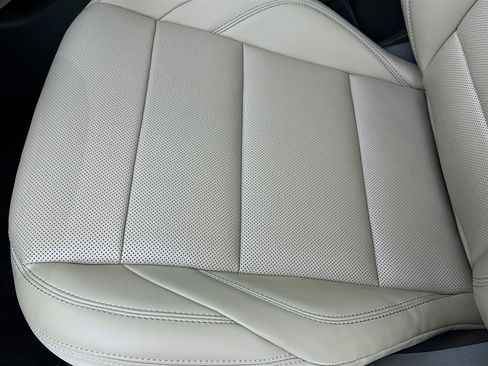 Used 2024 Lincoln Nautilus Premier w/ Equipment Group 102A image 21