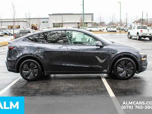 Used 2026 Tesla Model Y Long Range image 8