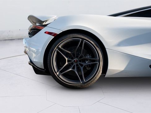 Used 2018 McLaren 720S image 20