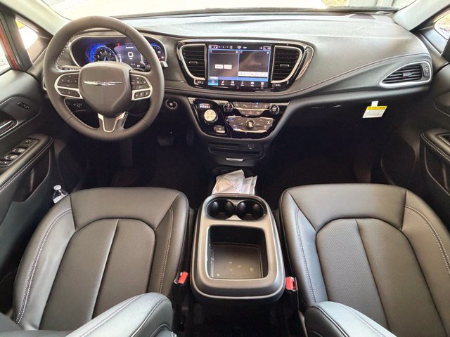 New 2026 Chrysler Pacifica Select AWD/4WD image 26
