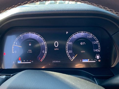 Used 2024 Jeep Grand Cherokee Laredo X image 29