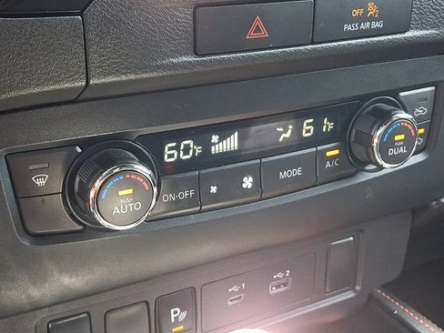 Used 2022 Nissan Frontier PRO-4X w/ Technology Package AWD/4WD image 16