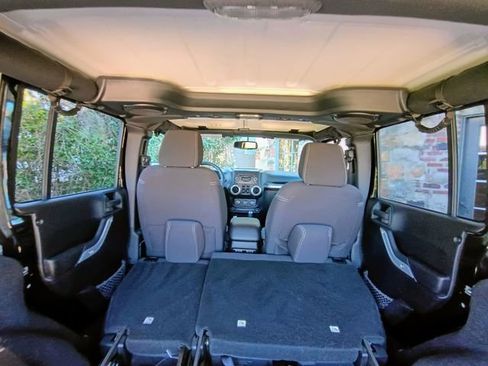 Used 2014 Jeep Wrangler Unlimited Sahara w/ Connectivity Group image 75