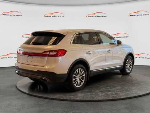 Used 2017 Lincoln MKX Select w/ Select Plus Package AWD/4WD image 5