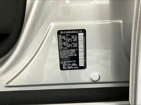 Used 2024 Nissan Armada Platinum w/ Captain's Chairs Package image 32