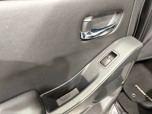 Used 2023 Nissan Frontier SV image 17