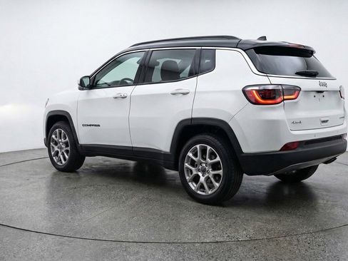 Used 2025 Jeep Compass Limited image 6