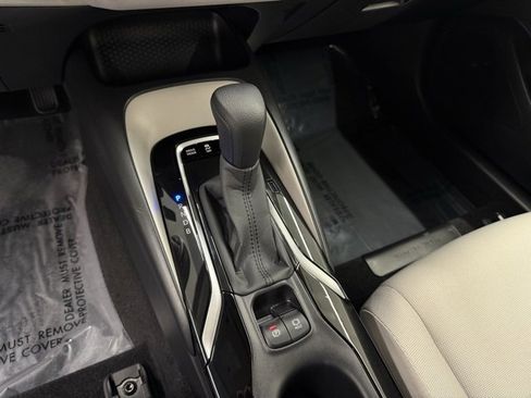 Used 2022 Toyota Corolla LE image 17