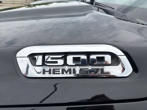Used 2019 RAM 1500 Laramie AWD/4WD image 17