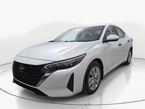Used 2025 Nissan Sentra S FWD image 10