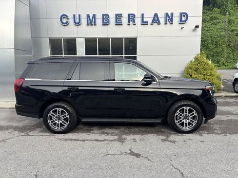 Used 2025 Ford Expedition Active AWD/4WD image 6