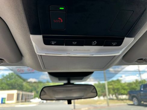 Used 2025 Nissan Sentra SV FWD image 32
