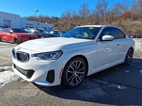 Used 2023 BMW 230i Coupe w/ Premium Package image 3