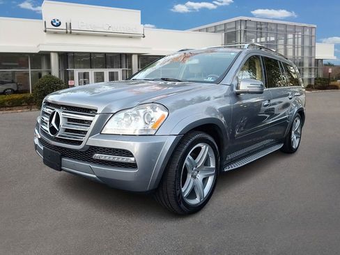 Used 2011 Mercedes-Benz GL 550 4MATIC image 1