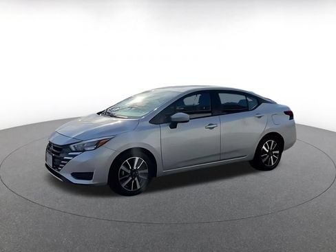 Used 2025 Nissan Versa SV FWD image 8