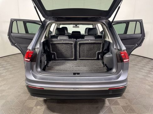 Used 2021 Volkswagen Tiguan SE w/ Panoramic Sunroof Package image 22