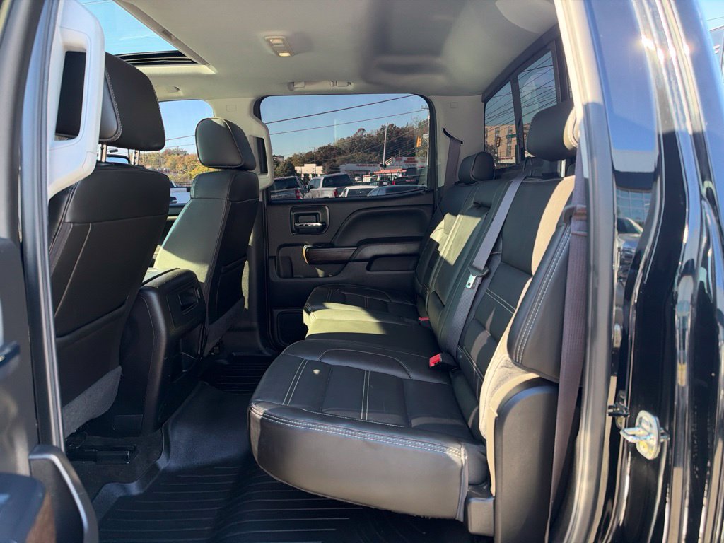 Used 2017 GMC Sierra 2500 Denali w/ Duramax Plus Package AWD/4WD image 26
