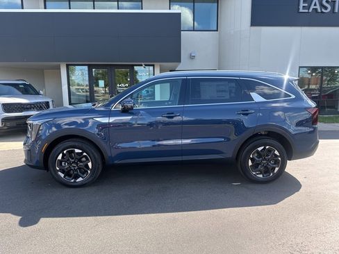 New 2026 Kia Sorento S w/ S Panoramic Sunroof Package image 2