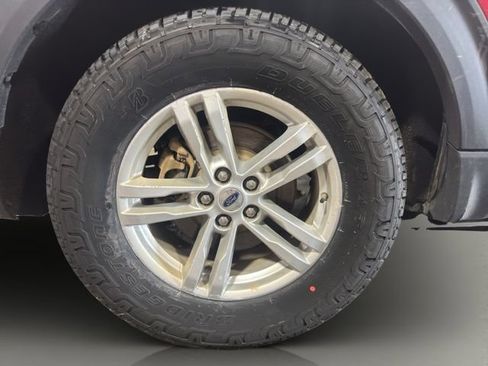 Used 2021 Ford Explorer XLT w/ Equipment Group 202A AWD/4WD image 34