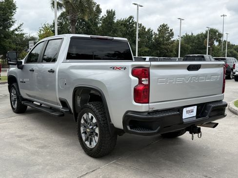 Used 2022 Chevrolet Silverado 2500 Custom w/ Custom Value Package AWD/4WD image 7