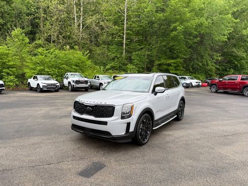 Used 2021 Kia Telluride EX w/ EX Premium Package AWD/4WD image 6