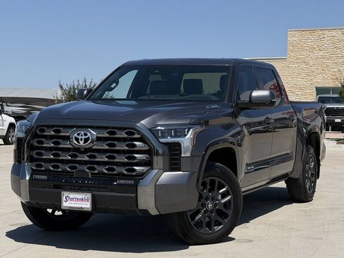 Used 2025 Toyota Tundra Platinum AWD/4WD image 2