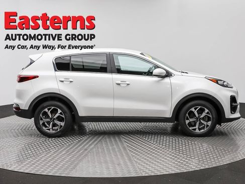 Used 2022 Kia Sportage LX FWD image 4