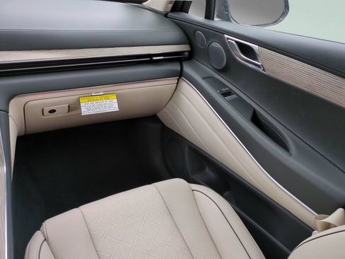 Used 2025 Genesis GV80 3.5T Advanced AWD/4WD image 14