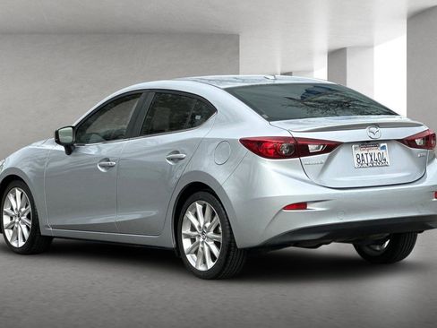 Used 2017 MAZDA MAZDA3 Touring w/ Popular Equipment Package image 6