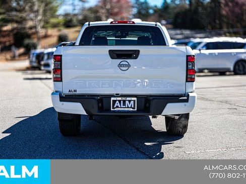 Certified 2025 Nissan Frontier SV RWD image 13
