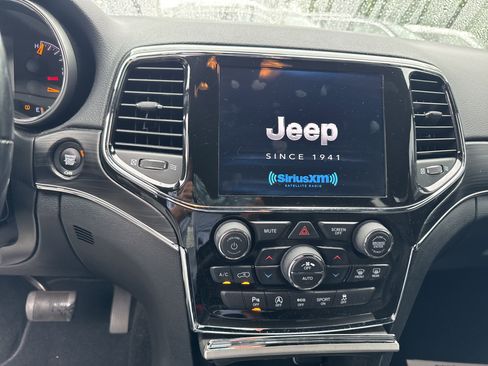 Certified 2021 Jeep Grand Cherokee Limited image 16