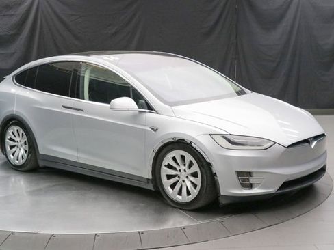 Used 2016 Tesla Model X 90D image 2