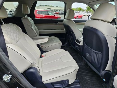 Used 2021 Hyundai Palisade Limited FWD image 17