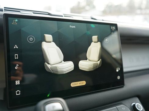 Used 2025 Land Rover Defender 110 S image 36