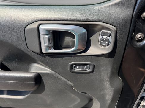 Used 2021 Jeep Wrangler Unlimited Sport AWD/4WD image 12